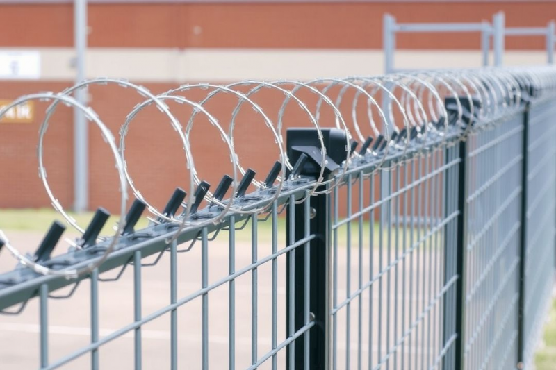 Cerca de Arame Farpado para Muro é a Solução Ideal para Segurança e Proteção